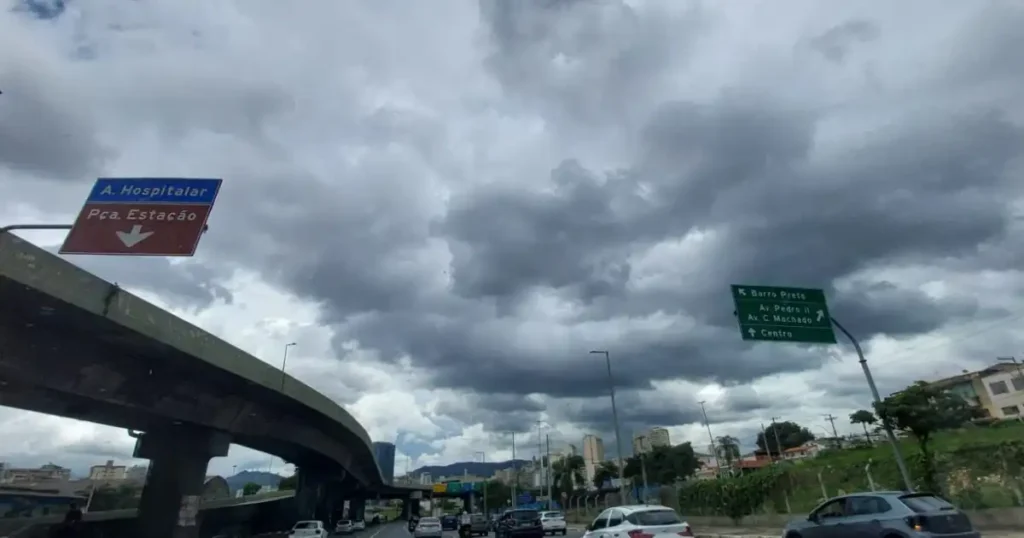 Alerta de Tempestade: 31 Cidades de MG em Risco Neste Domingo (28)