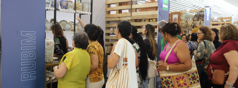 Artesãos Mineiros Faturam R$ 1,4 Milhão na 36ª Feira Nacional do Artesanato Artesãos Mineiros Faturam R$ 1,4 Milhão na 36ª Feira Nacional do Artesanato