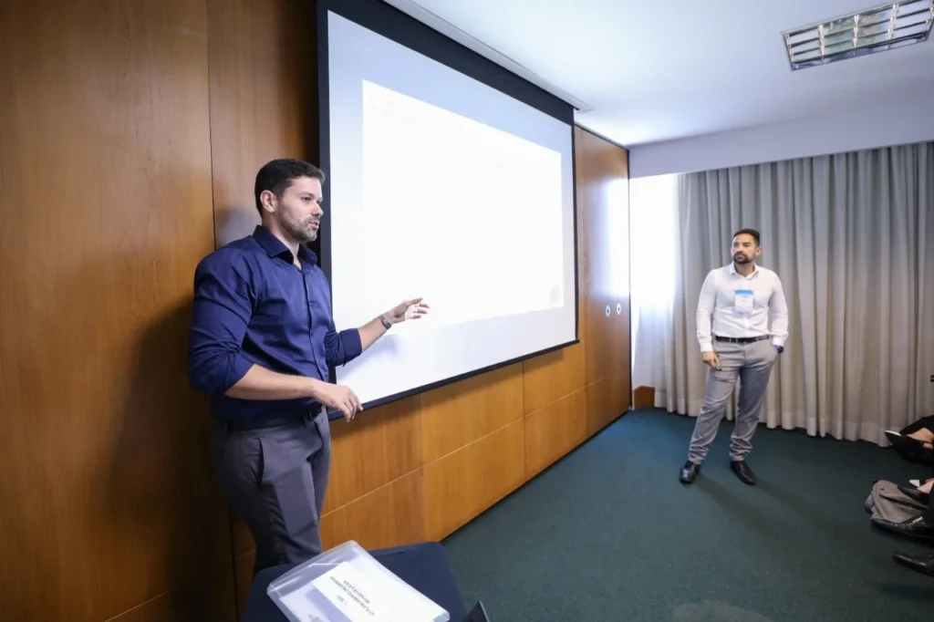 Avanços em Minas Gerais: Parcerias e Orçamento Base Zero Transformam a Gestão Pública