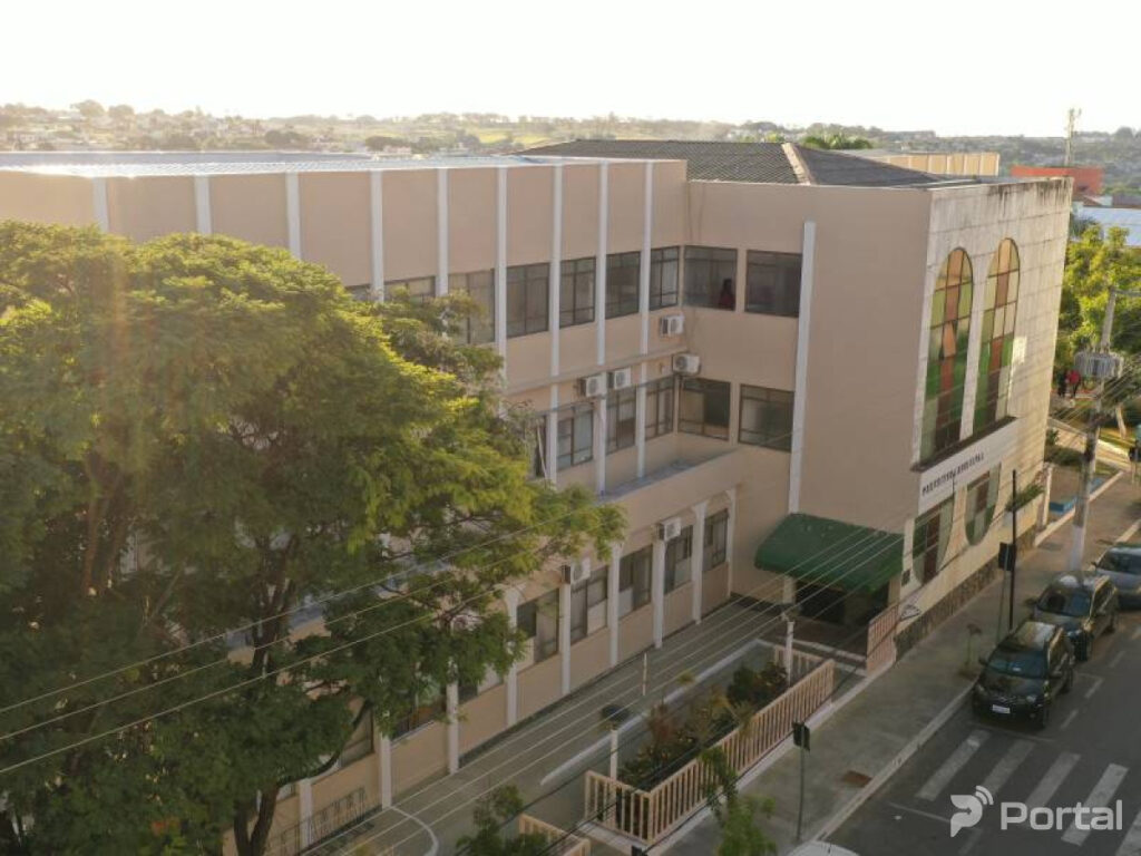 Crescimento Empresarial em Arcos: Um Olhar Cauteloso para o Cenário Nacional