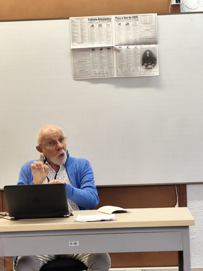 Despedida ao Professor Paulo Bernardo Vaz: Uma Vida Dedicada à Comunicação e à Educação