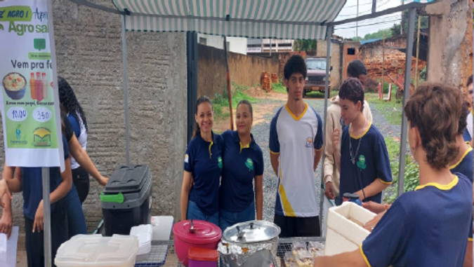Feira TEC: Integração do Agronegócio com a Tecnologia em Varzelândia Feira TEC: Integração do Agronegócio com a Tecnologia em Varzelândia