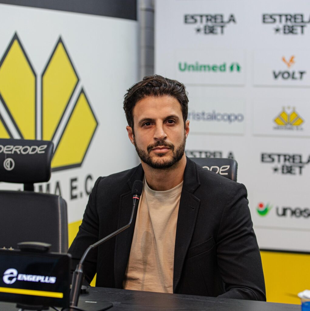 Hudson Santos: A Transição do Campo para a Gestão no Sport e o Empreendedorismo no Futebol Hudson Santos: A Transição do Campo para a Gestão no Sport e o Empreendedorismo no Futebol