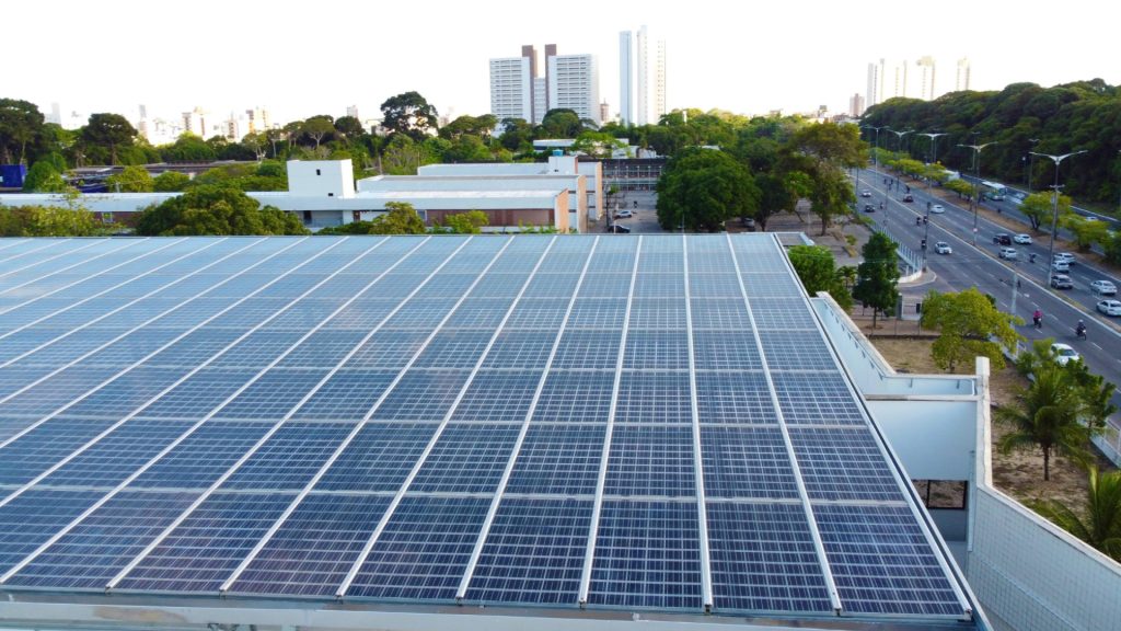 Nova Tecnologia de Coletores Solares da UFPB e UFCG Promete Reduzir Custos e Aumentar Eficiência Nova Tecnologia de Coletores Solares da UFPB e UFCG Promete Reduzir Custos e Aumentar Eficiência