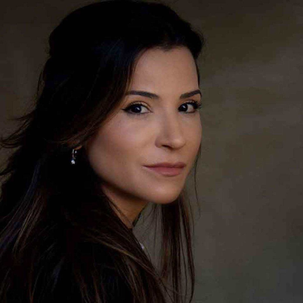 Paula Vaz Lança Romance Impactante: ‘Atire a Primeira Pedra Nesse Coração Cansado’ Paula Vaz Lança Romance Impactante: ‘Atire a Primeira Pedra Nesse Coração Cansado’