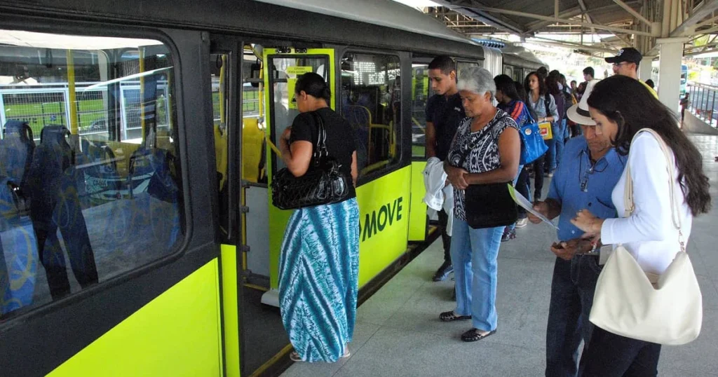 Vereador de BH Aciona TCE-MG para Suspender Aumento na Tarifa de Ônibus Vereador de BH Aciona TCE-MG para Suspender Aumento na Tarifa de Ônibus