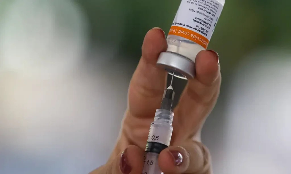 Brasil Comemora 5 Anos de Vacinação contra a Covid-19 e Avalia Impactos da Campanha