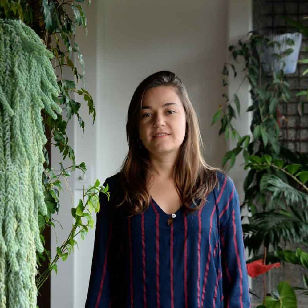 Deborah R. Sousa Lança ‘Pontos Perdidos’ e Explora Memórias de Família Deborah R. Sousa Lança 'Pontos Perdidos' e Explora Memórias de Família