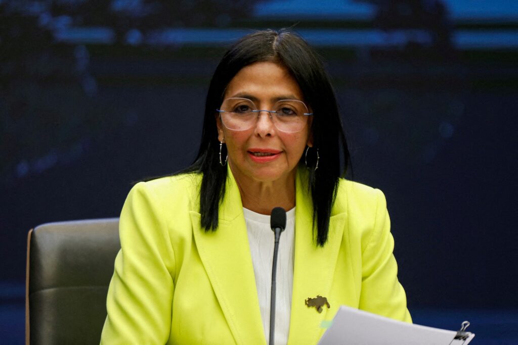 Delcy Rodríguez: A Nova Presidente Interina da Venezuela Reconhecida pelas Forças Armadas