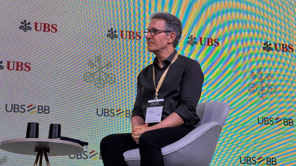 Governador Enfatiza Responsabilidade Fiscal e Transição Energética em Conferência Internacional em S