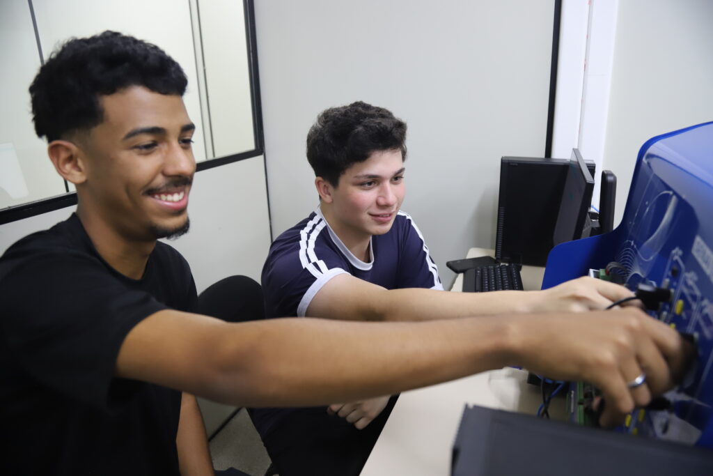 Governo de Minas Alinha Formação Profissional às Demandas do Mercado para Impulsionar o Emprego