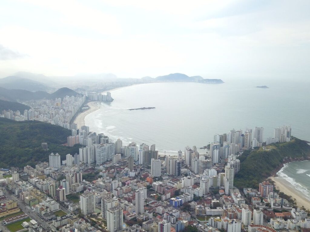 Guarujá Adota Inteligência Artificial para Modernizar Serviços Públicos