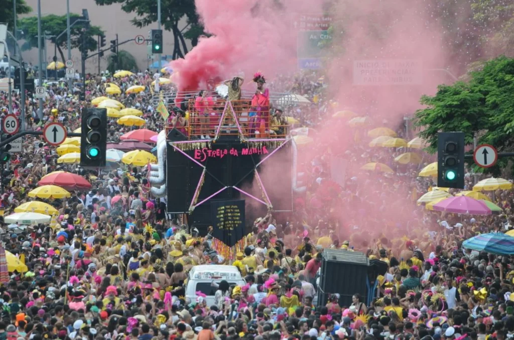 Os 10 Melhores Destinos Para Brilhar no Carnaval em Minas Gerais