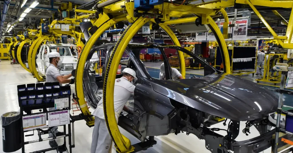 Produção Industrial Brasileira: Estabilidade em Novembro e Queda em Principais Estados