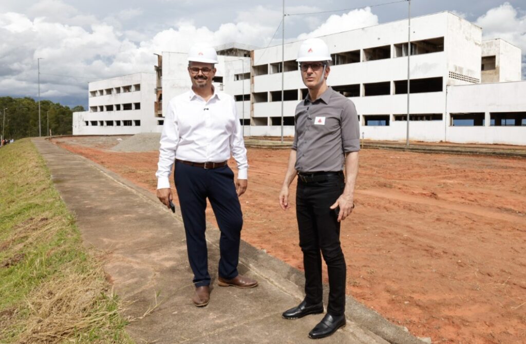 Avanço das Obras do Hospital Regional de Lafaiete Reforça Saúde em 51 Municípios