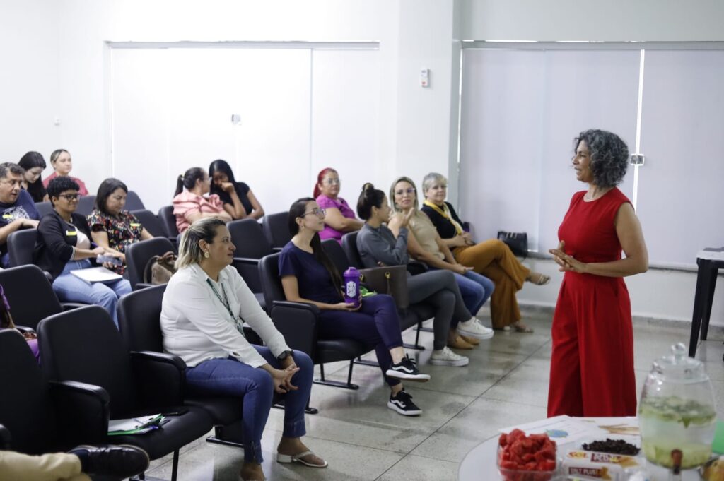 Conferência ‘Cuidando de Quem Cuida’ no Hospital de Luziânia: Fortalecendo a Saúde dos Profissionais Conferência 'Cuidando de Quem Cuida' no Hospital de Luziânia: Fortalecendo a Saúde dos Profissionais