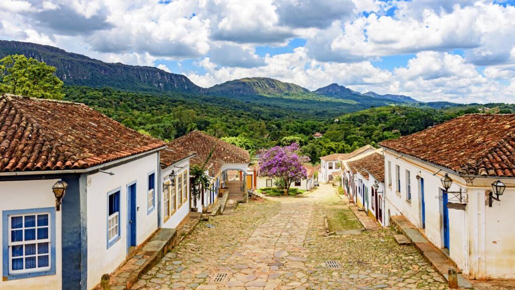 Descubra Tiradentes: O Tour a Pé Reconhecido Entre os 25 Melhores do Mundo