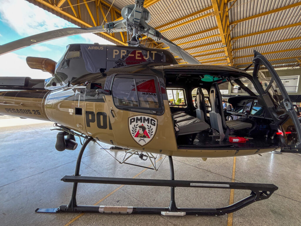Governo de Minas Entrega Helicóptero e Caminhão-Tanque para a Polícia Militar