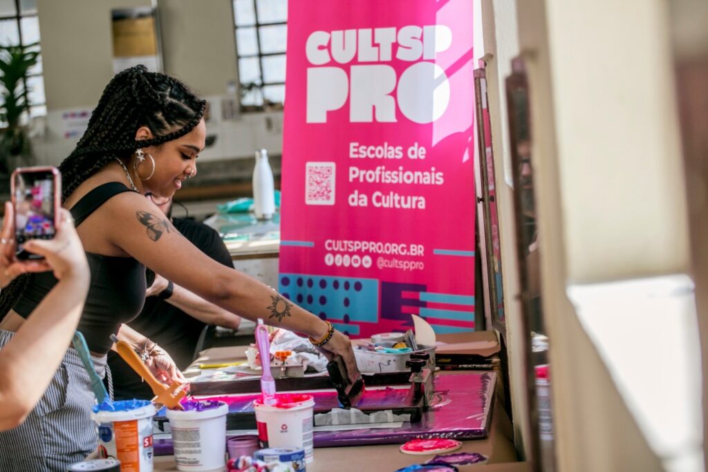 Governo de SP Oferece Mais de 2 Mil Vagas Gratuitas em Cursos Culturais Governo de SP Oferece Mais de 2 Mil Vagas Gratuitas em Cursos Culturais