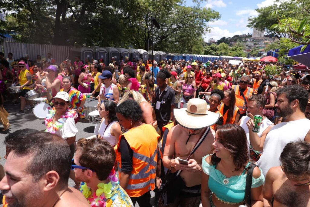 Investimento no Carnaval Gera Retorno Econômico Superior ao de Indústrias Tradicionais