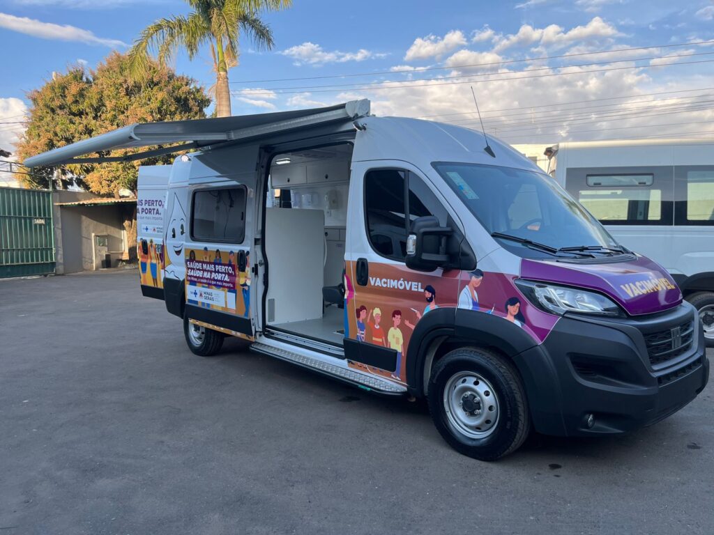Minas Gerais Aumenta Cobertura Vacinal com Vacimóveis e Iniciativas Inovadoras