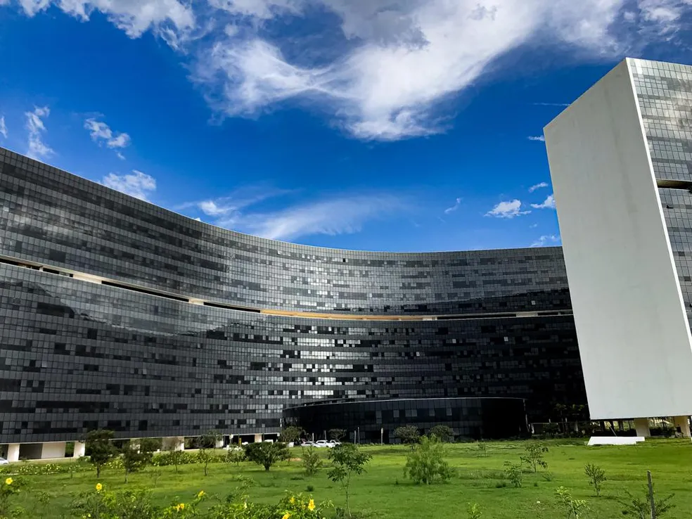 Minas Gerais Começa 2026 com Crise Fiscal e Dificuldades Financeiras Minas Gerais Começa 2026 com Crise Fiscal e Dificuldades Financeiras