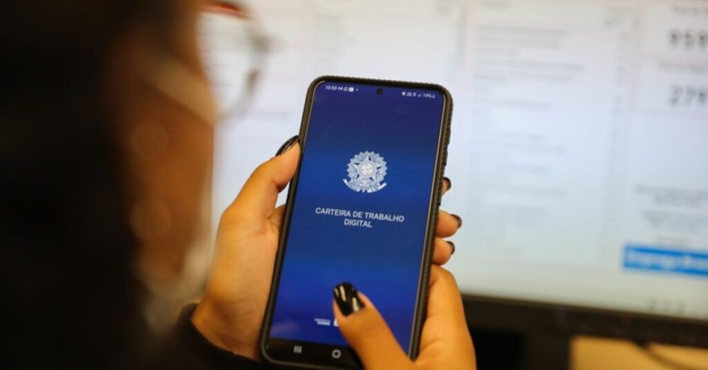 Minas Gerais Registra Menor Taxa de Desemprego da História e Trump Anuncia Nova Tarifa