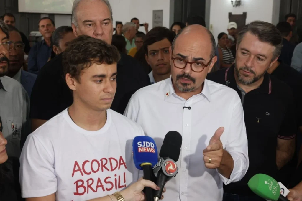 Nikolas Ferreira Afirma que Não Há Apoio à Candidatura de Simões em Minas Gerais