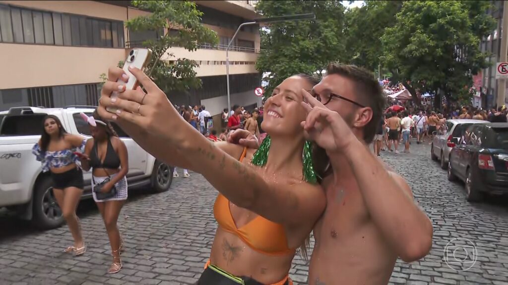 Policiais Disfarçados Aumentam Segurança e Prendem Ladrões de Celular no Carnaval