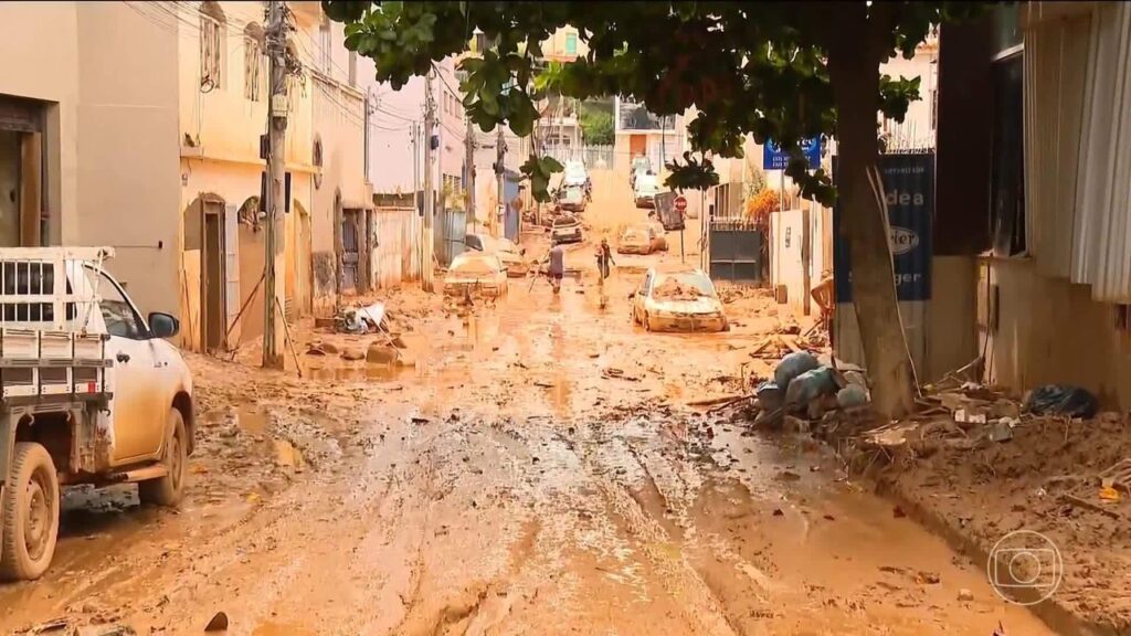 Rio Ubá Transborda Novamente e Provoca Estragos em Minas Gerais Rio Ubá Transborda Novamente e Provoca Estragos em Minas Gerais