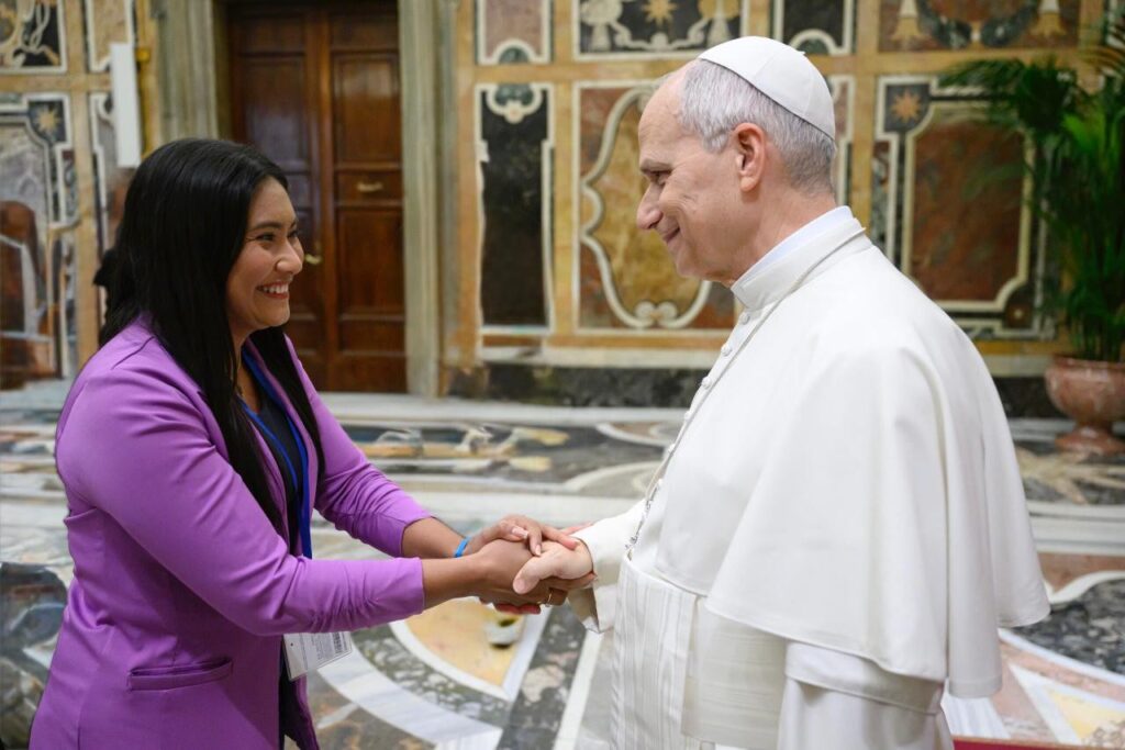 Vereadora Clara Barbosa no Vaticano: Encontro Histórico com o Papa Leão XIV