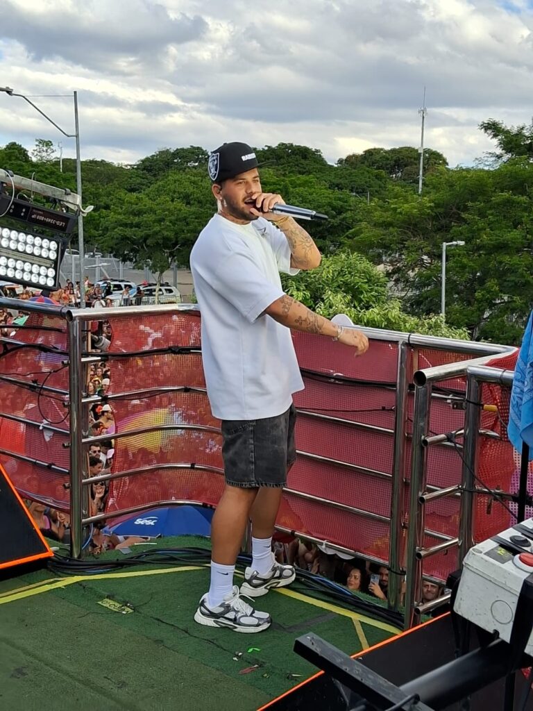 Zé Felipe Agita o Carnaval em BH com Trio Elétrico e Hits Irresistíveis