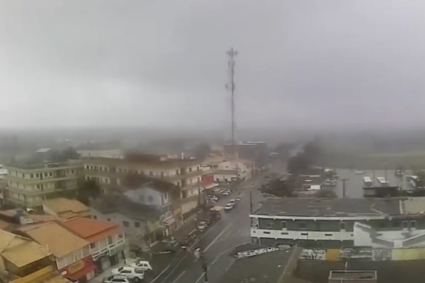 Alerta Vermelho e Laranja: Bahia em Alerta até Terça-feira (3) Alerta Vermelho e Laranja: Bahia em Alerta até Terça-feira (3)