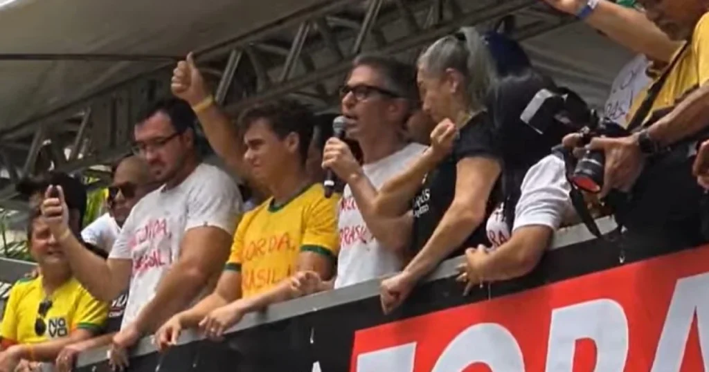 Apoios a Flávio Bolsonaro Marcam Ato em Belo Horizonte com Zema Presente