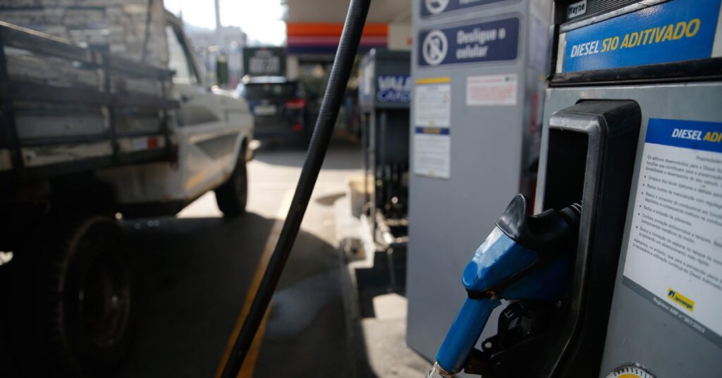 Aumento do Diesel em Minas: 23% desde Conflito no Oriente Médio Impacta Indústria e Transporte