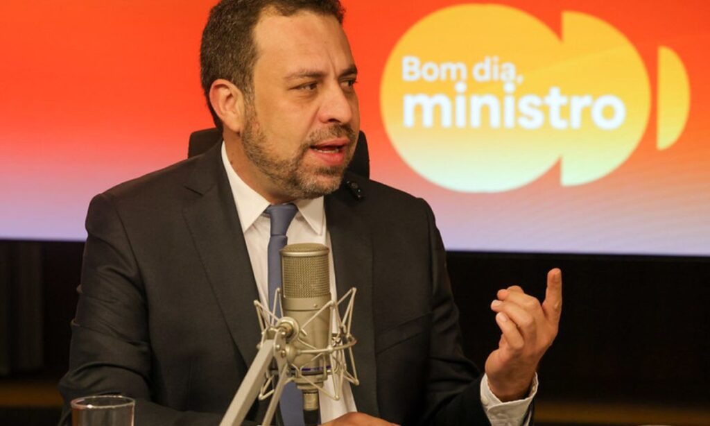 Boulos Afirma que Disputa pelo Governo de MG Serão Definidas por Comparação entre Lula e Zema