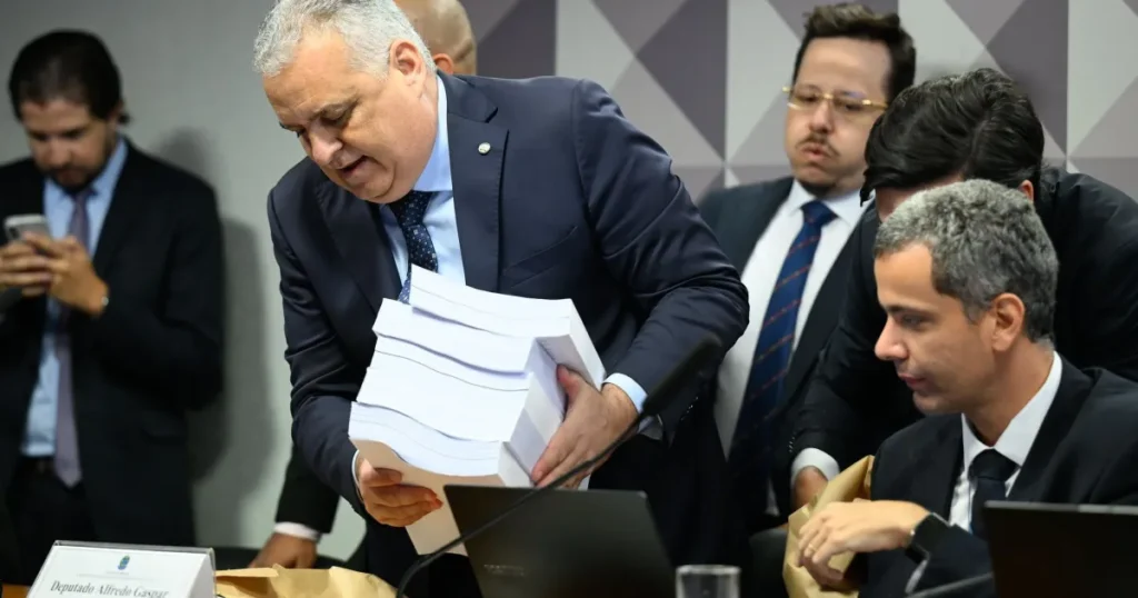 Desfecho da CPMI: A Perda Coletiva da Democracia Brasileira