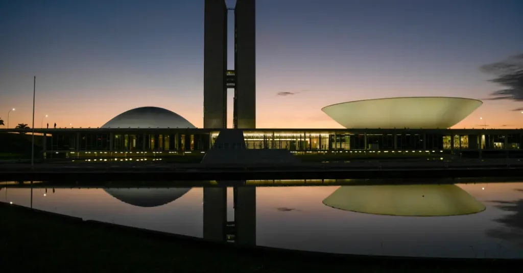 Eleições 2026: Pesquisa Revela os Políticos com Pior Imagem Pública