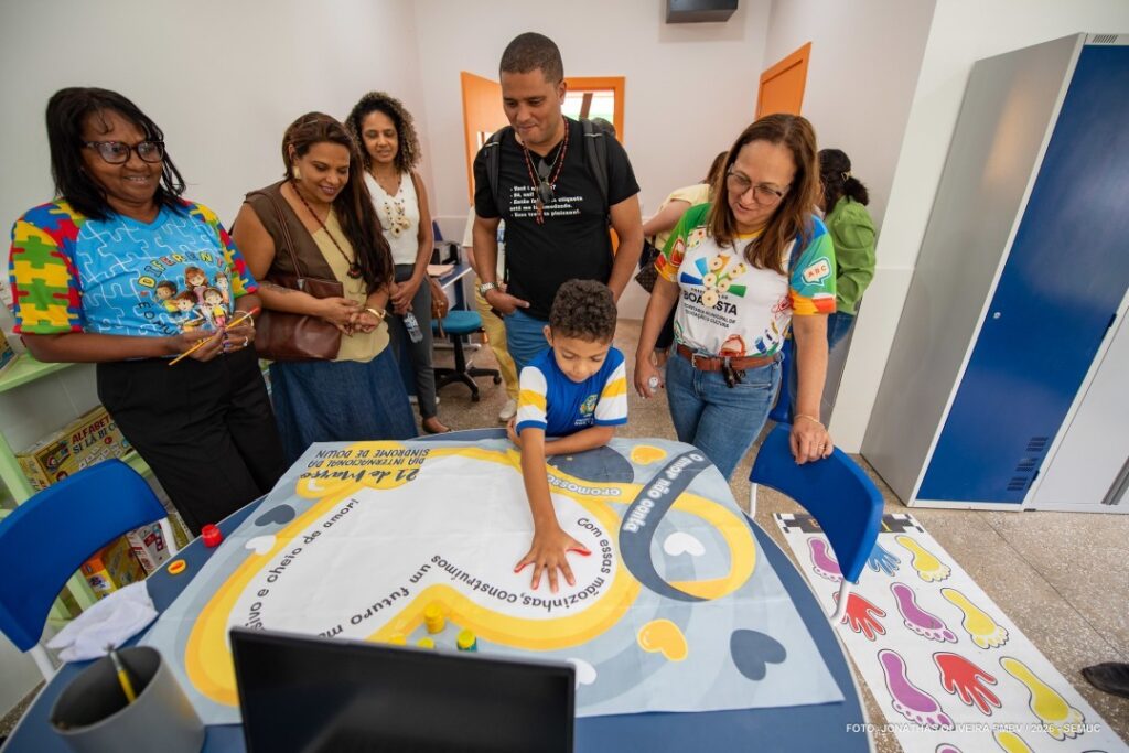 Gestores de Minas Gerais se Impressionam com Modelo Educacional de Escolas Indígenas e Rurais em Boa