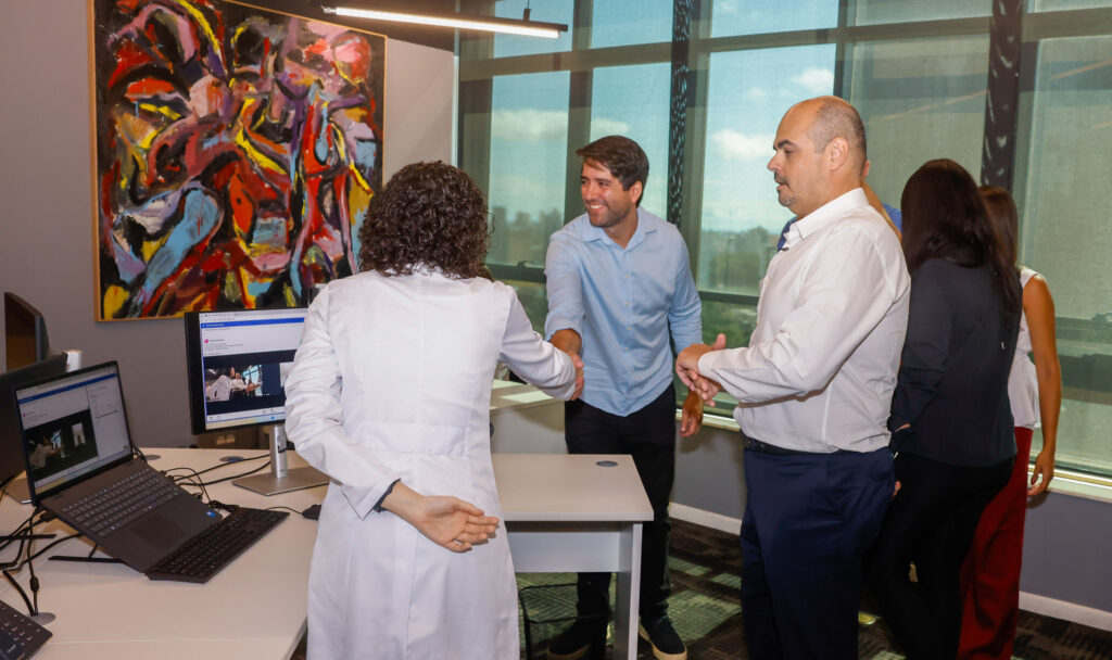 Governo de Minas Gerais Inova com Teleorientação e Teleconsulta em Saúde Governo de Minas Gerais Inova com Teleorientação e Teleconsulta em Saúde