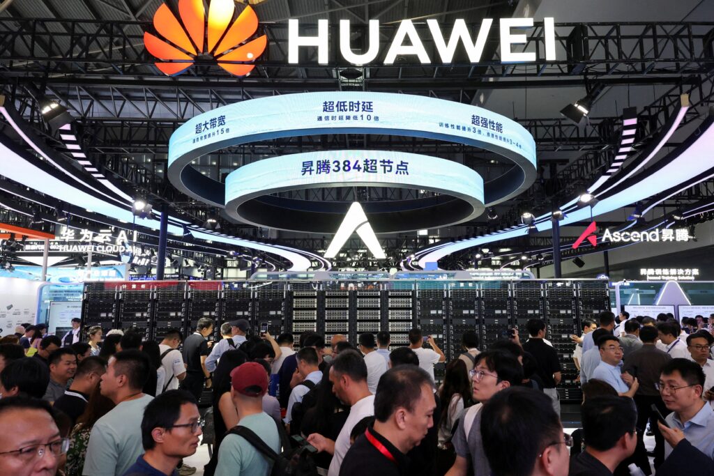 Huawei Registra Receita de US$ 127,5 Bilhões em 2025, Mas Crescimento é o Mais Lento em Anos