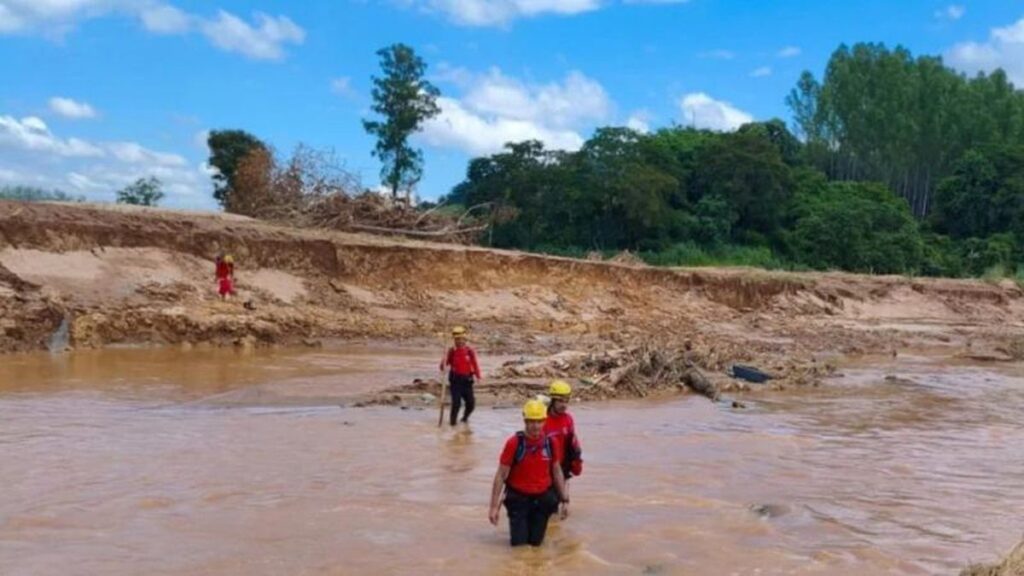 Investigações Sobre Morte e 37 Casos Suspeitos de Leptospirose em Ubá Após Enchente