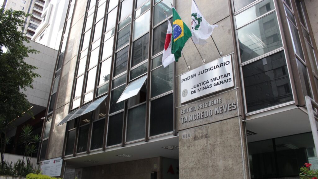 Justiça Militar de MG Obtém Folha Extra para Magistrados Antes do Julgamento do STF