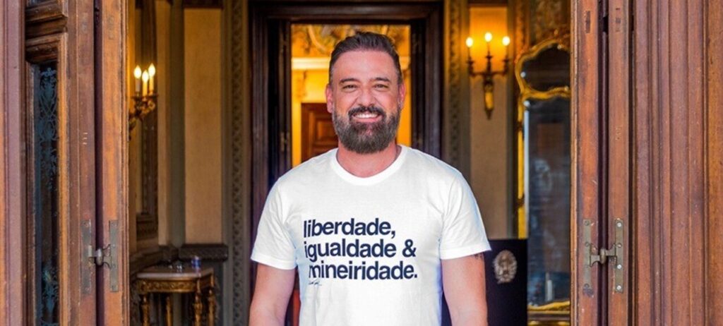 Leônidas Oliveira Retorna à Secretaria de Cultura e Turismo de Minas Gerais Após Seis Meses