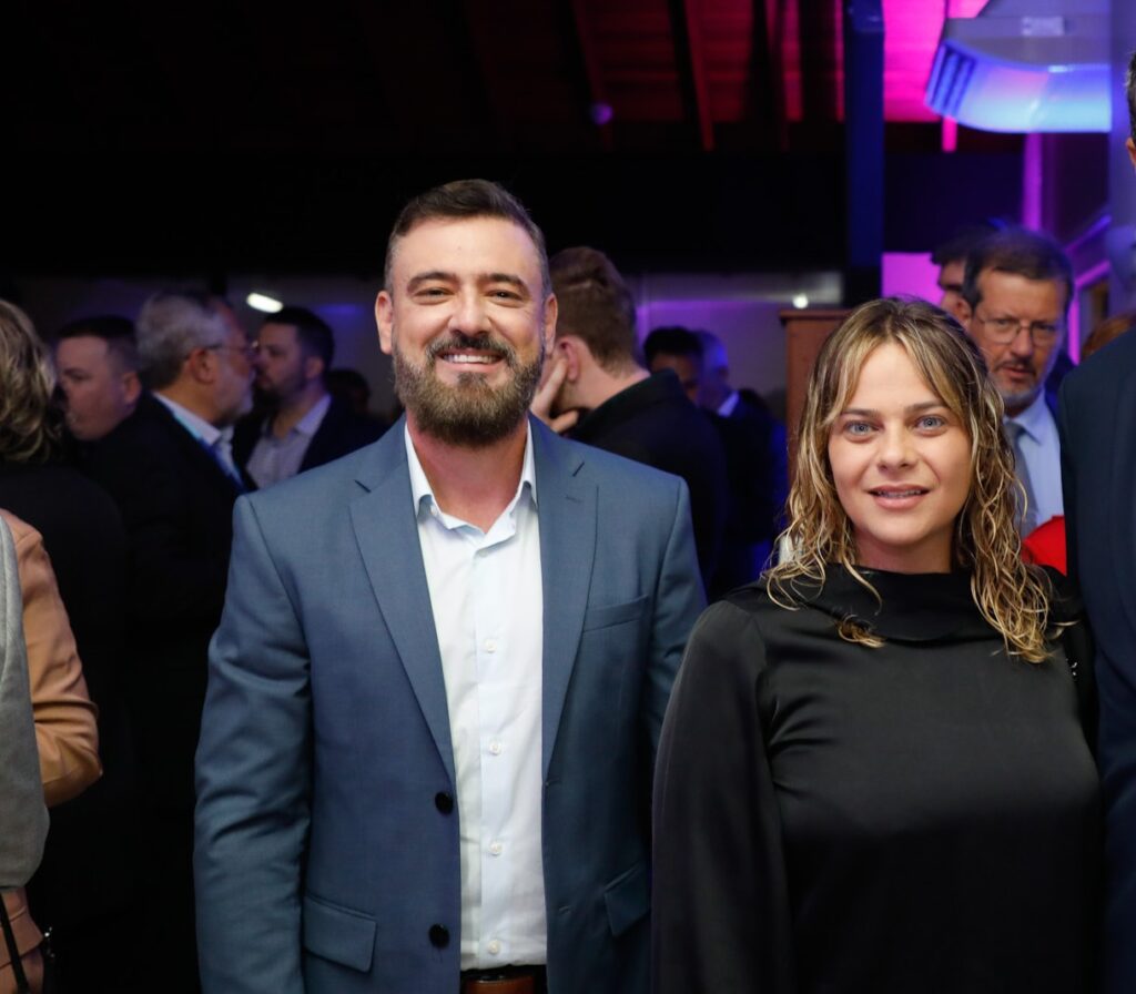 Leônidas Oliveira Retorna à Secretaria de Cultura de MG com Foco em Descentralização Leônidas Oliveira Retorna à Secretaria de Cultura de MG com Foco em Descentralização