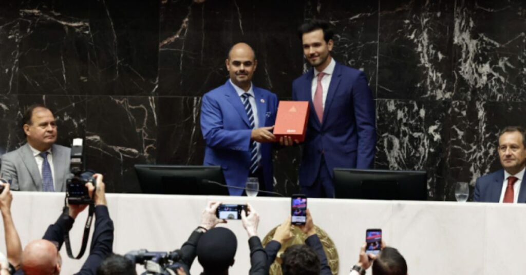 Mateus Simões Assume Governo de Minas e Destaca Desenvolvimento Estadual