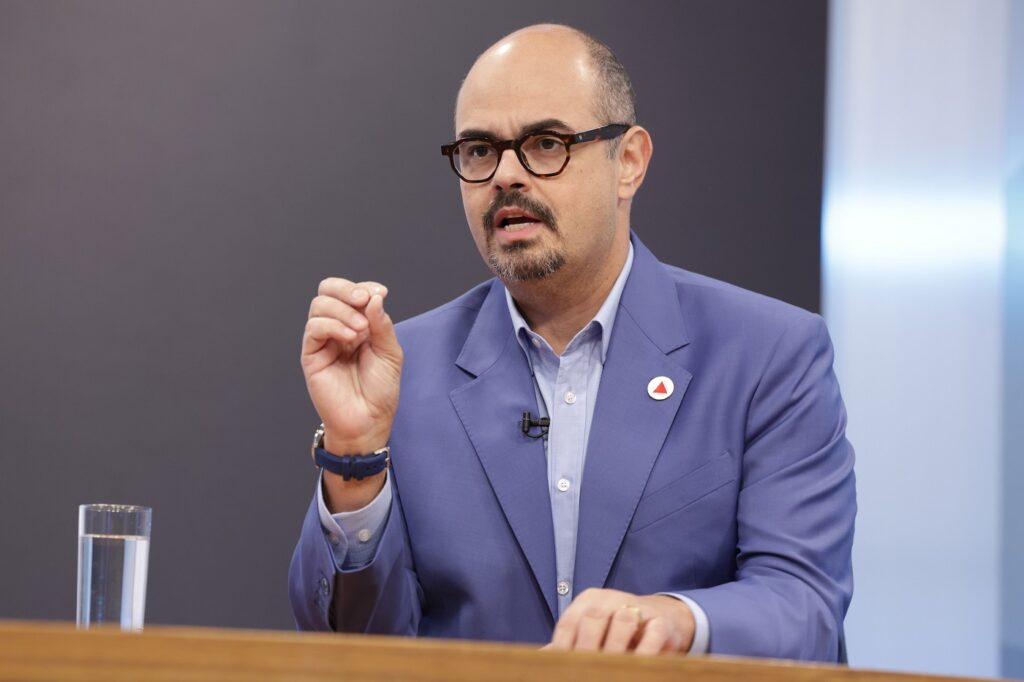 Mateus Simões Assume Governo de Minas Gerais: Um Novo Capítulo na Política Mineira