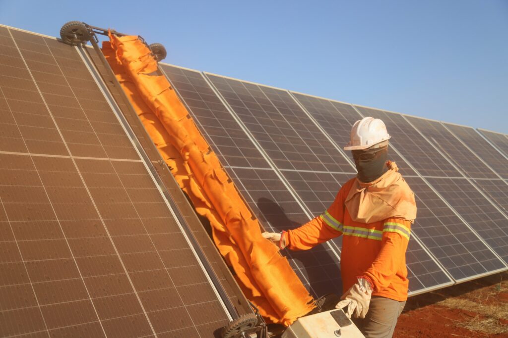 Minas Gerais Alcanca 14 GW em Geração de Energia Solar: Um Marco Sustentável