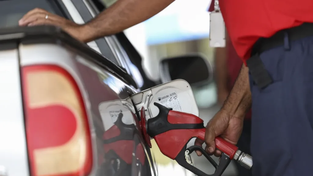 Minas Gerais Implementa Subsídio ao Diesel em Resposta à Crise de Combustíveis