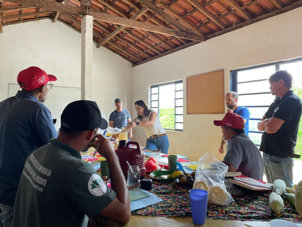 Oficina da UFLA Introduz Tecnologia Social para Produção de Bioinsumos em Campo Belo (MG)